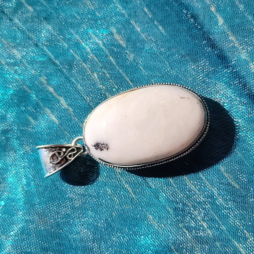 Natural White Dendritic Agate Pendant - Picture 4 of 8